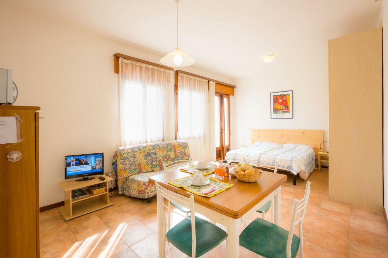 Residence Cristallo Caorle Buitenkant foto